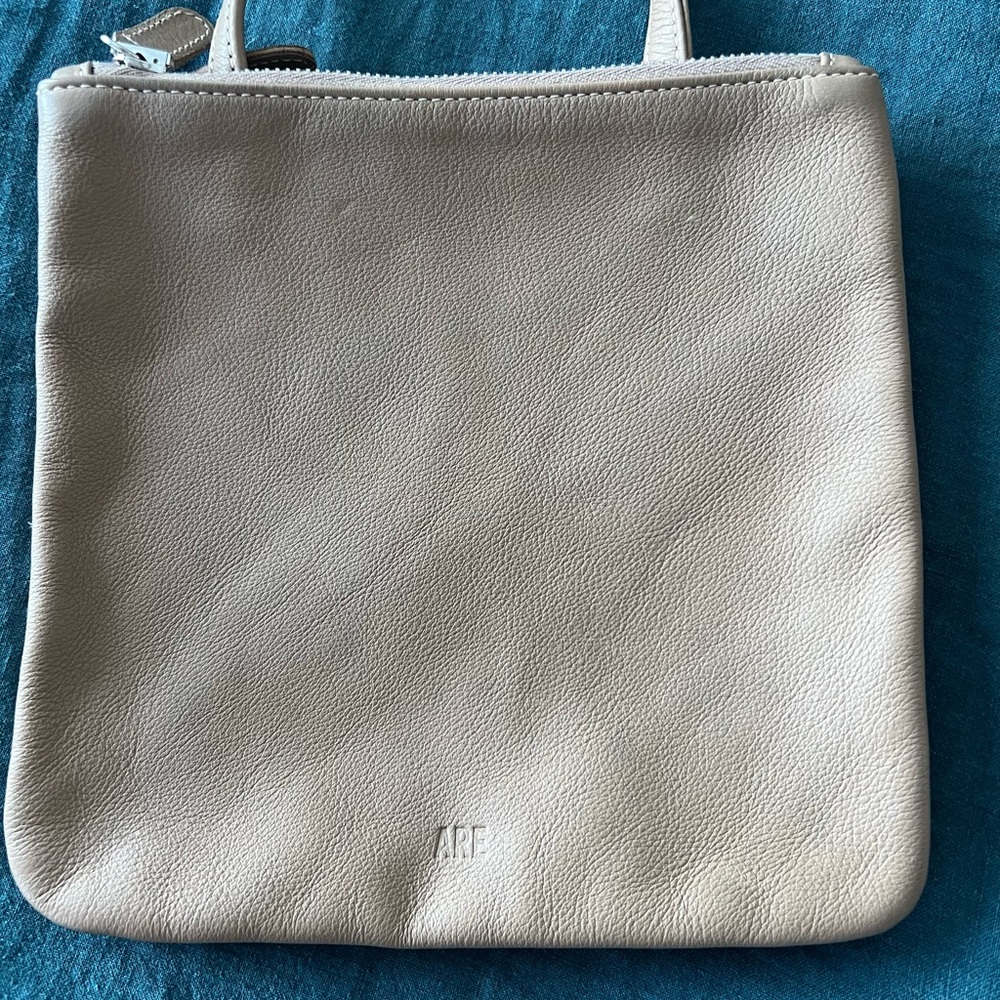 ARE Studio Light Brown Bag